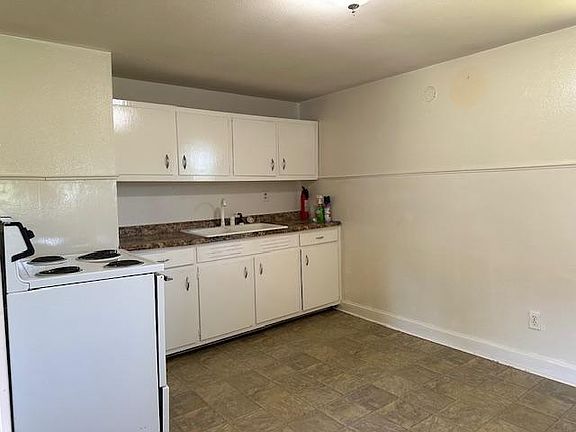 3rd image of 4068 Franklin St