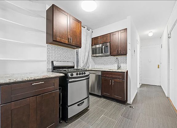 4th image of 311 E 25th St #5