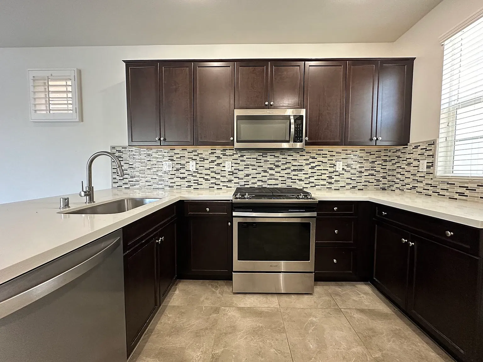 3 bed, 2.5 bath, 1544 sqft, $3,100 — Photo 4