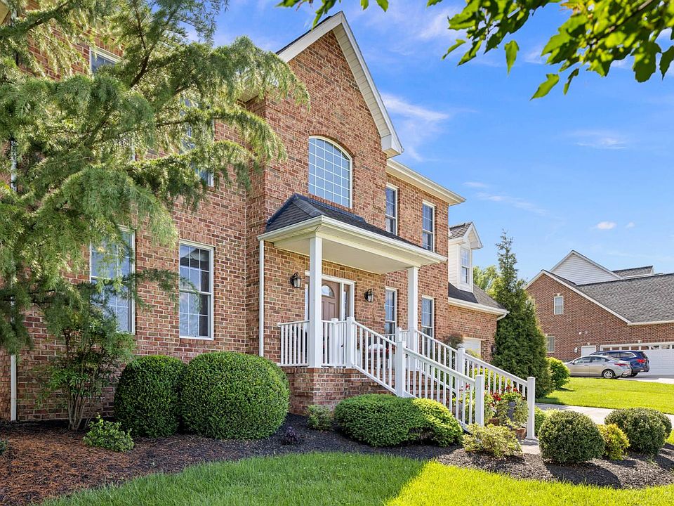 1st image of 304 Turner Ashby Dr