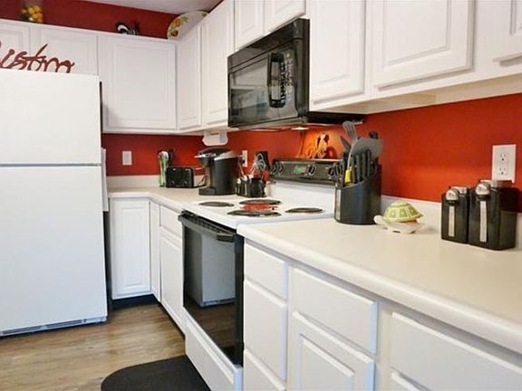 3rd image of 7145 Brookmeadow Dr