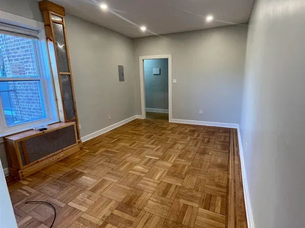 120-122 West 39th Street image 9 of 12