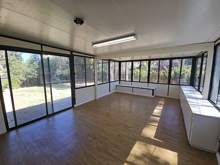 1818 Magnolia Pl — Photo 8