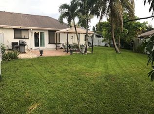 9727 Sunny Isles Cir, Boca Raton, FL 33428