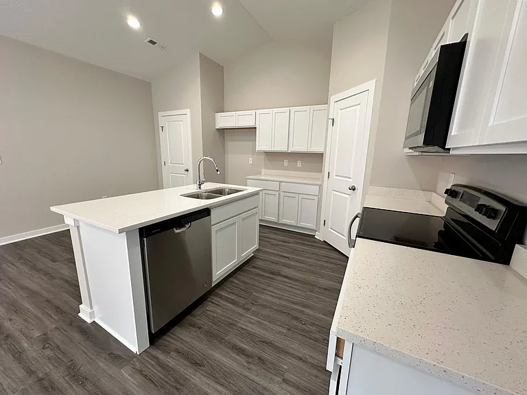 13407 W Haskell Ct — Photo 8
