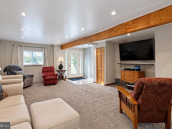 4th image of 1082 W Leesport Rd