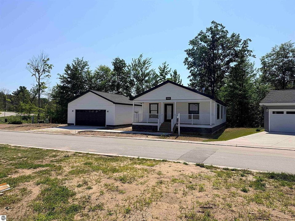 1st image of 2103 Alta Vista Dr