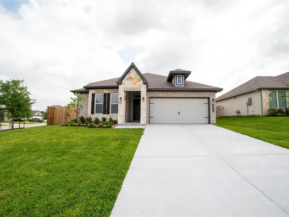 1416 Whitney Ln, Brenham, TX 77833