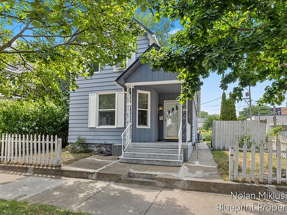 3rd image of 1147 Jennette Ave NW