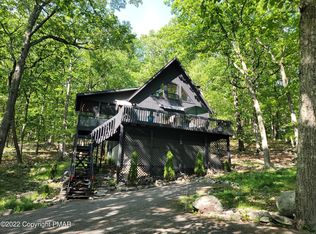 358 Brentwood Dr, Bushkill, PA 18324