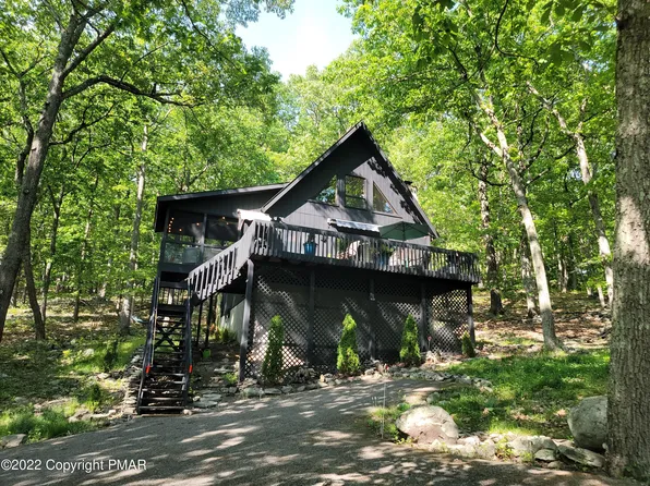 358 Brentwood Dr, Bushkill, PA 18324