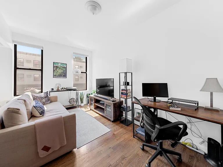 162 Smith St #2F — Photo 1