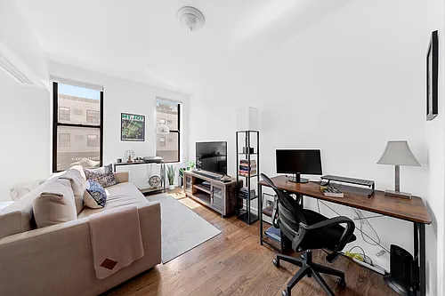162 Smith St #2F Photo 1