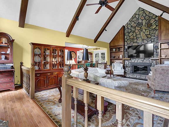 5th image of 2184 Valley Creek Cir