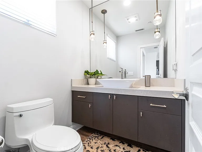 709 N Lucia Ave #B — Photo 14