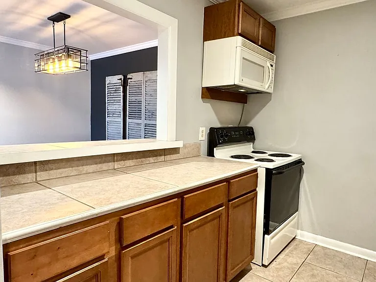 3101 Highland Rd #110 — Photo 5