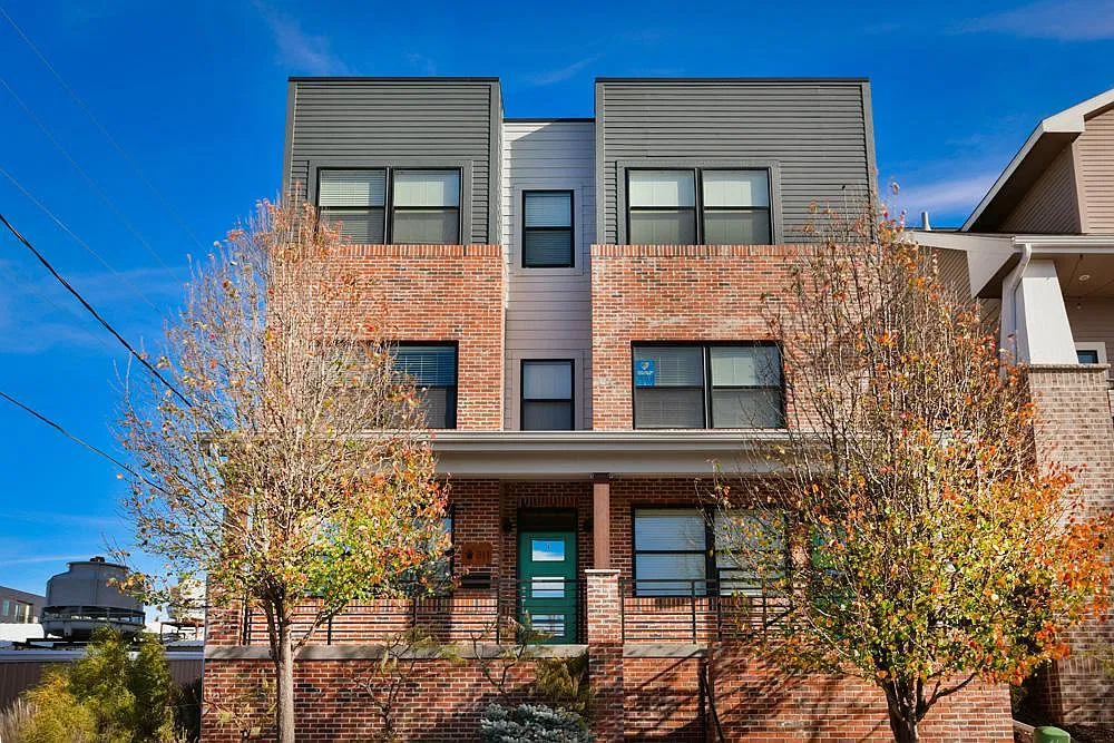 2 bed, 1.5 bath, 1210 sqft, $1,845 — Photo 1
