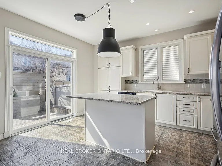 155 Rodeo Dr — Photo 14