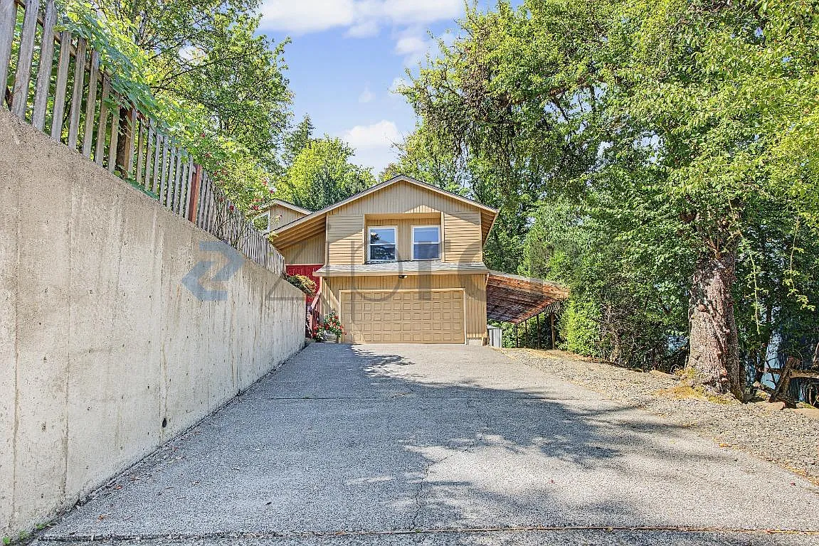 4 bed, 2200 sqft, $3,750 — Photo 3