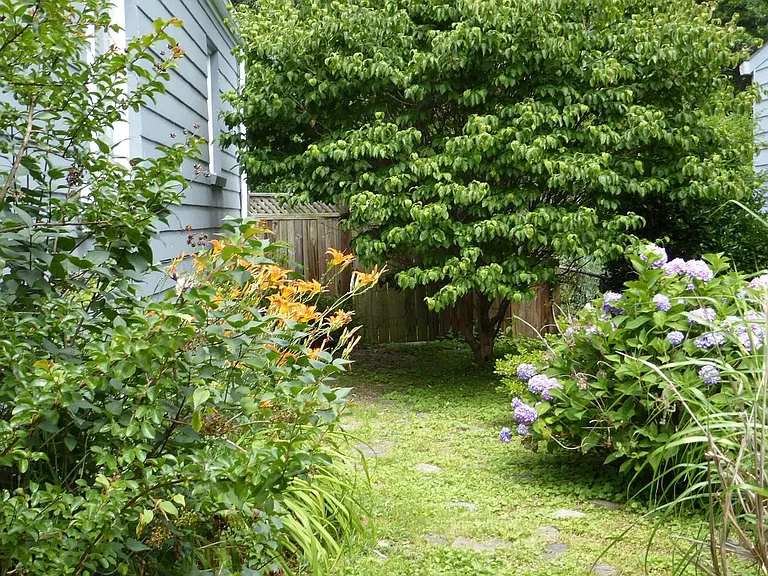 323 S Adams St — Photo 42