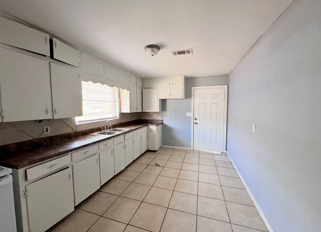 2 bed, 1.0 bath, 939 sqft, $950 — Photo 4