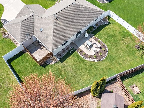 3rd image of 2643 Garden Meadows Ct