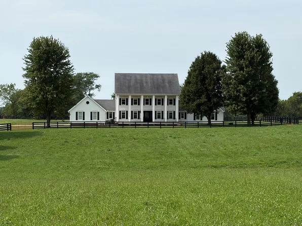 3600 Briar Hill Rd, Lexington, KY 40516