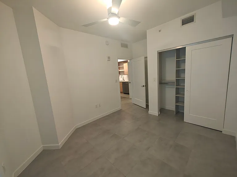 1002 SW 7th St #2 — Photo 14