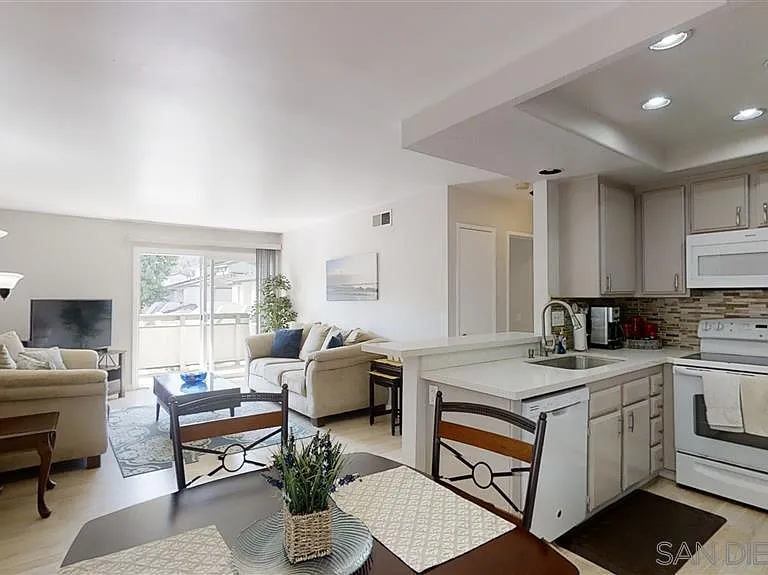 3115 Evening Way #G — Photo 2