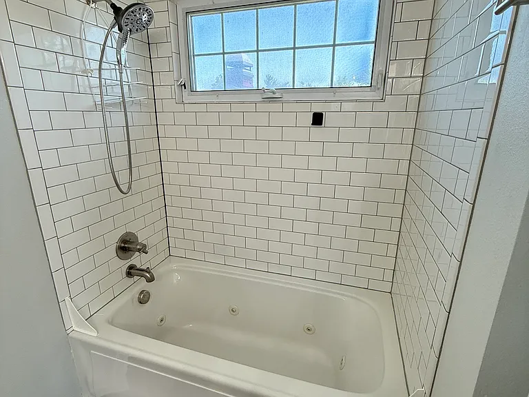 579 W Arrowhead St — Photo 18