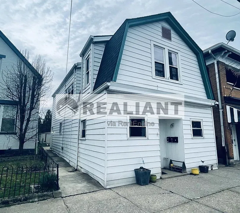 805 Oak St #2