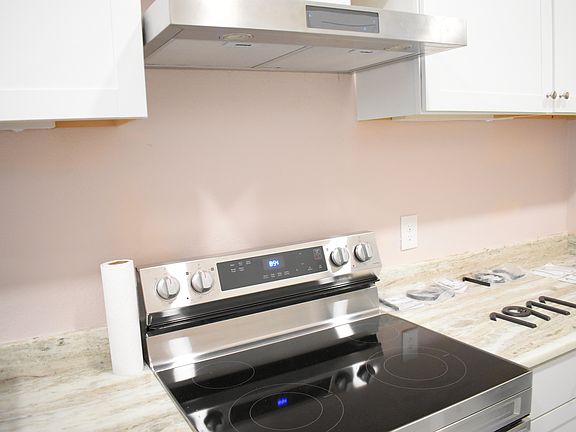 4th image of 1905 Banita St #101