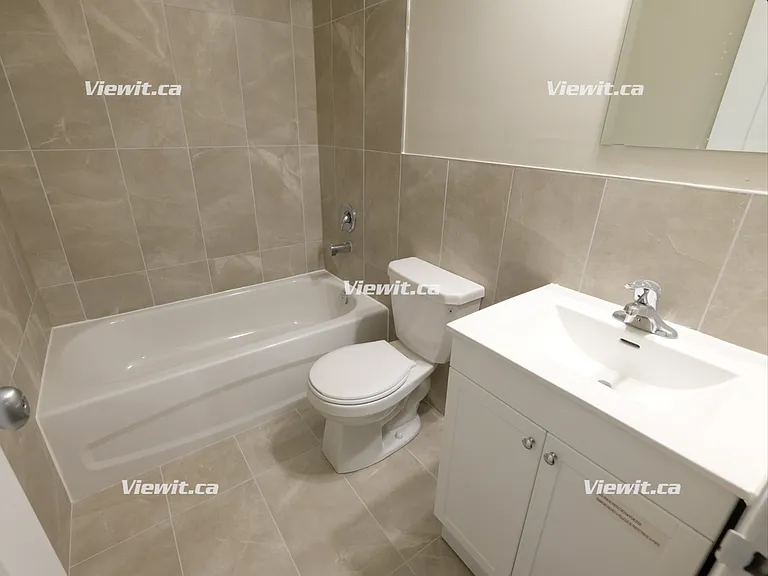 60 Wasdale Cres #10 — Photo 9