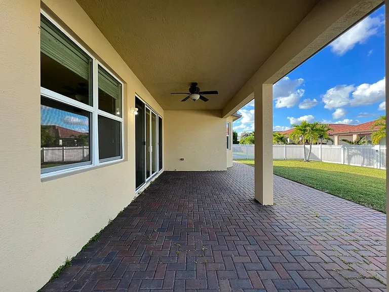 11948 SW Crestwood Cir — Photo 4