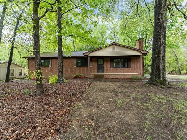 3795 Red Fox Rd, Trinity, NC 27370