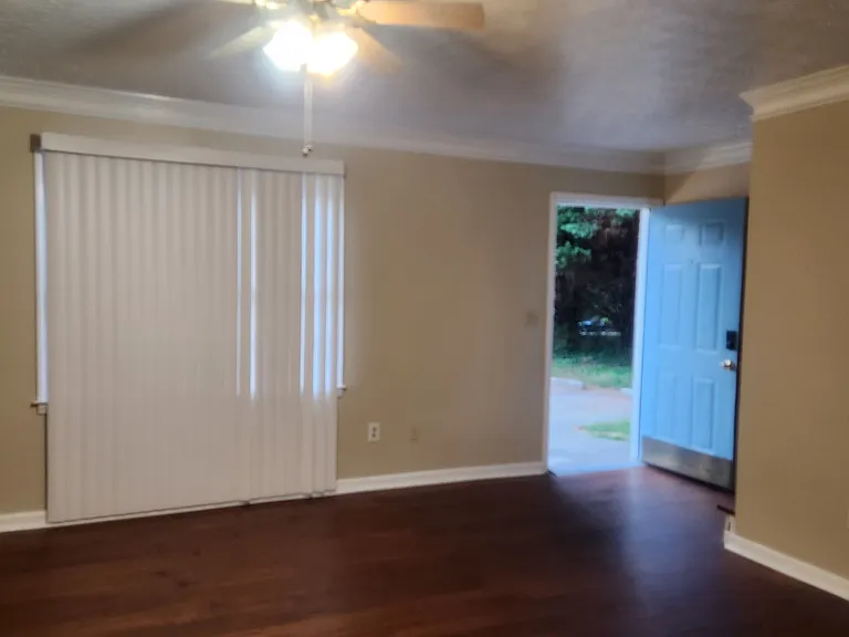 3020 Spruce Cir — Photo 6