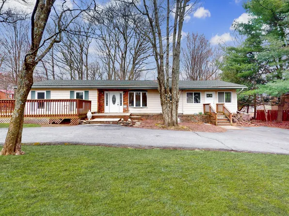 111 Starview Dr, Dingmans Ferry, PA 18328