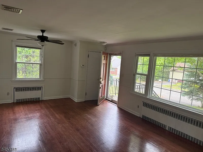 2 bed, 1.0 bath, $3,500 — Photo 2
