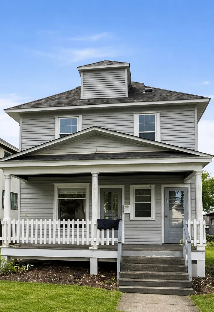 2 bed, $1,200 — Photo 1