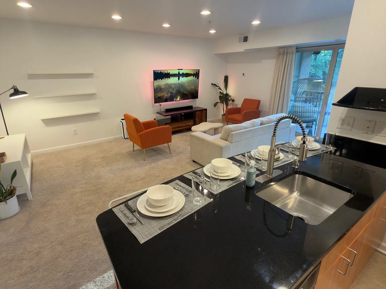 1 bed, 815 sqft, $3,295 — Photo 3