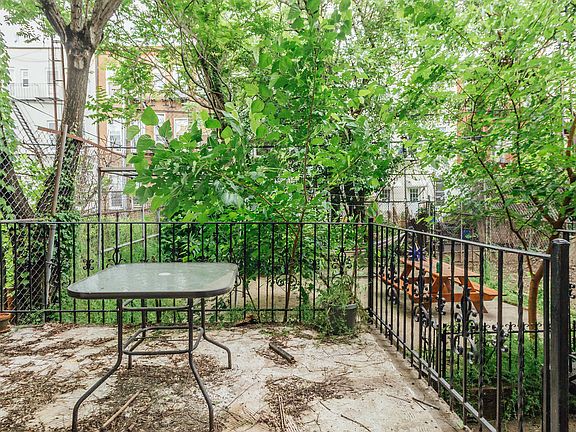 3rd image of 232 Stanhope St #1