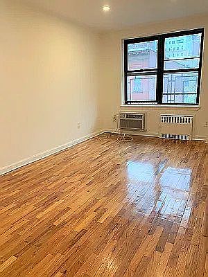 3rd image of 222 E 75th St APT 4C
