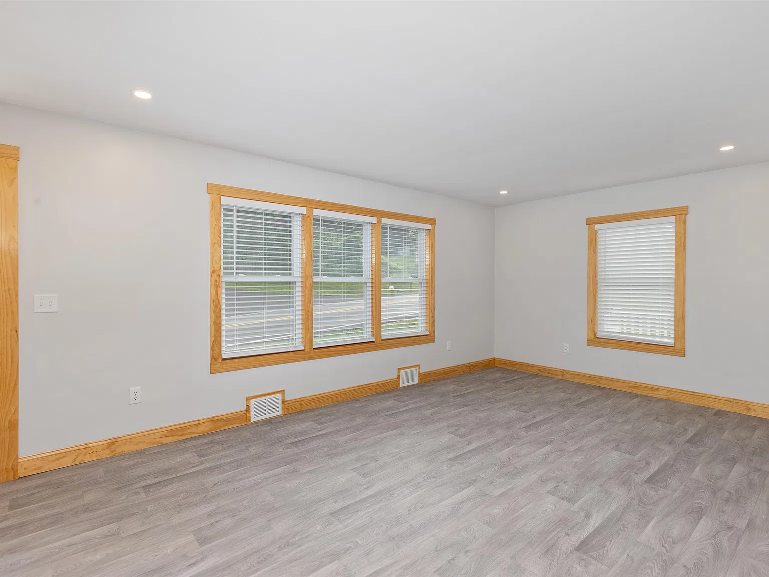 3 bed, 2.0 bath, 1751 sqft, $2,900 — Photo 3