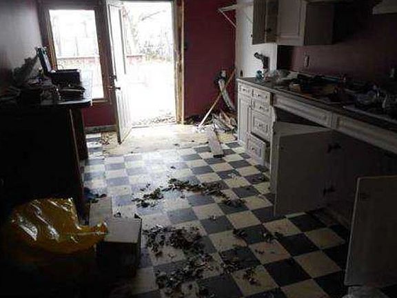 3rd image of 1826 Waggoner Ave
