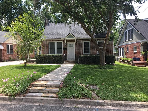 Front Yard (Street View)