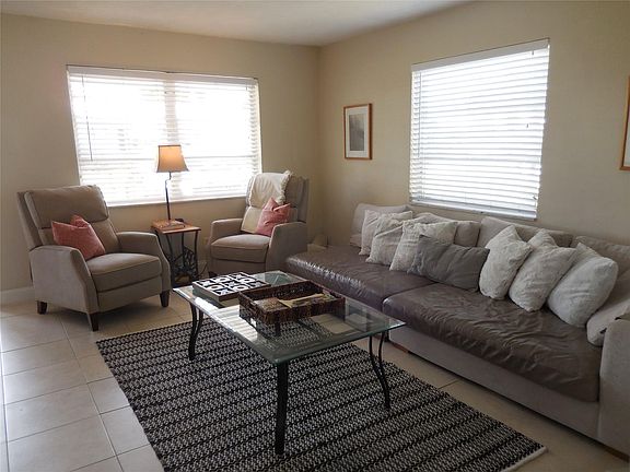5th image of 3050 NW 1st Ave