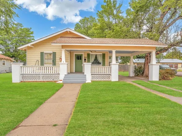 211 N Louis Tittle Ave, Mangum, OK 73554
