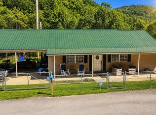 2004 S Mayo Trl, Pikeville, KY 41501