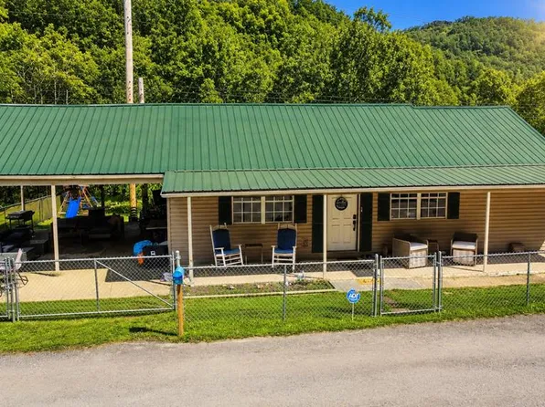 2004 S Mayo Trl, Pikeville, KY 41501