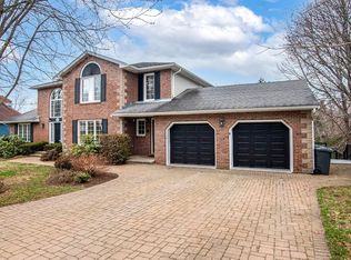16 Armoyan Ct, Halifax, NS B4A 3L5